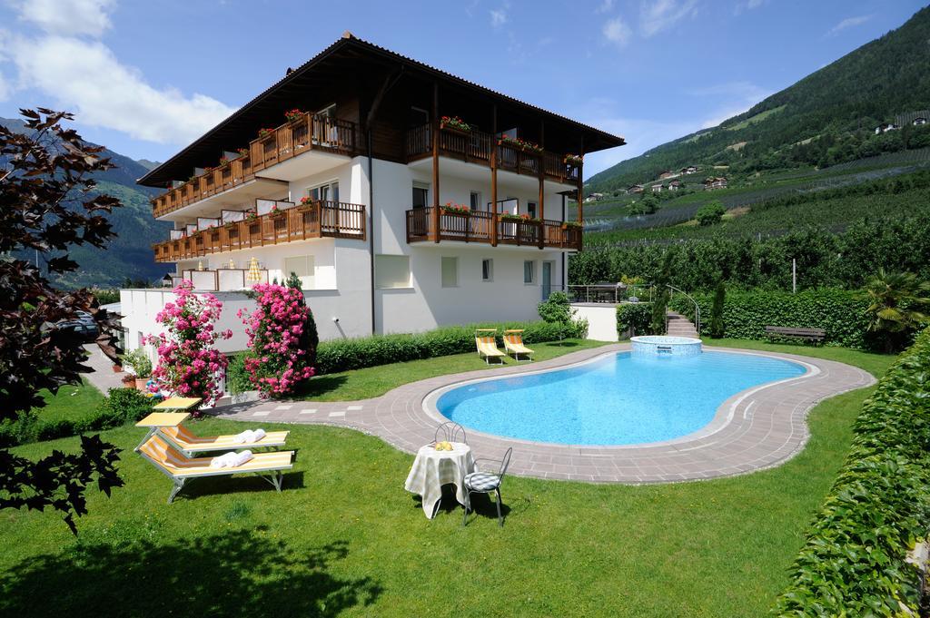 Feldhof Schenna Aparthotel Екстериор снимка