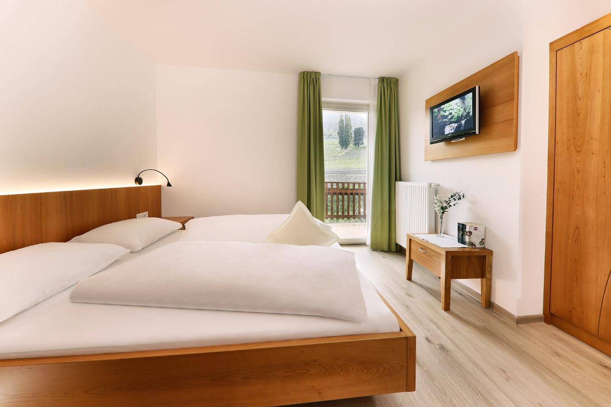 Feldhof Schenna Aparthotel Екстериор снимка