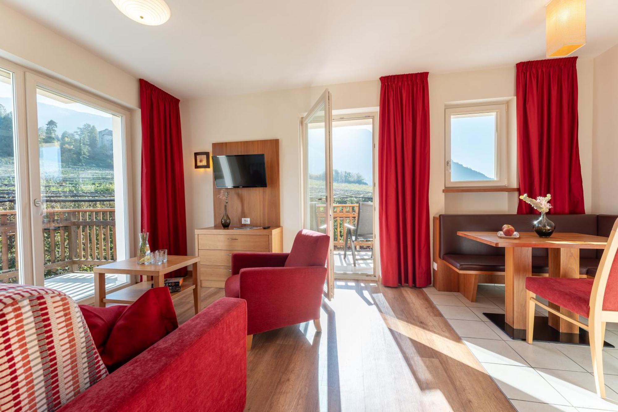 Feldhof Schenna Aparthotel Екстериор снимка