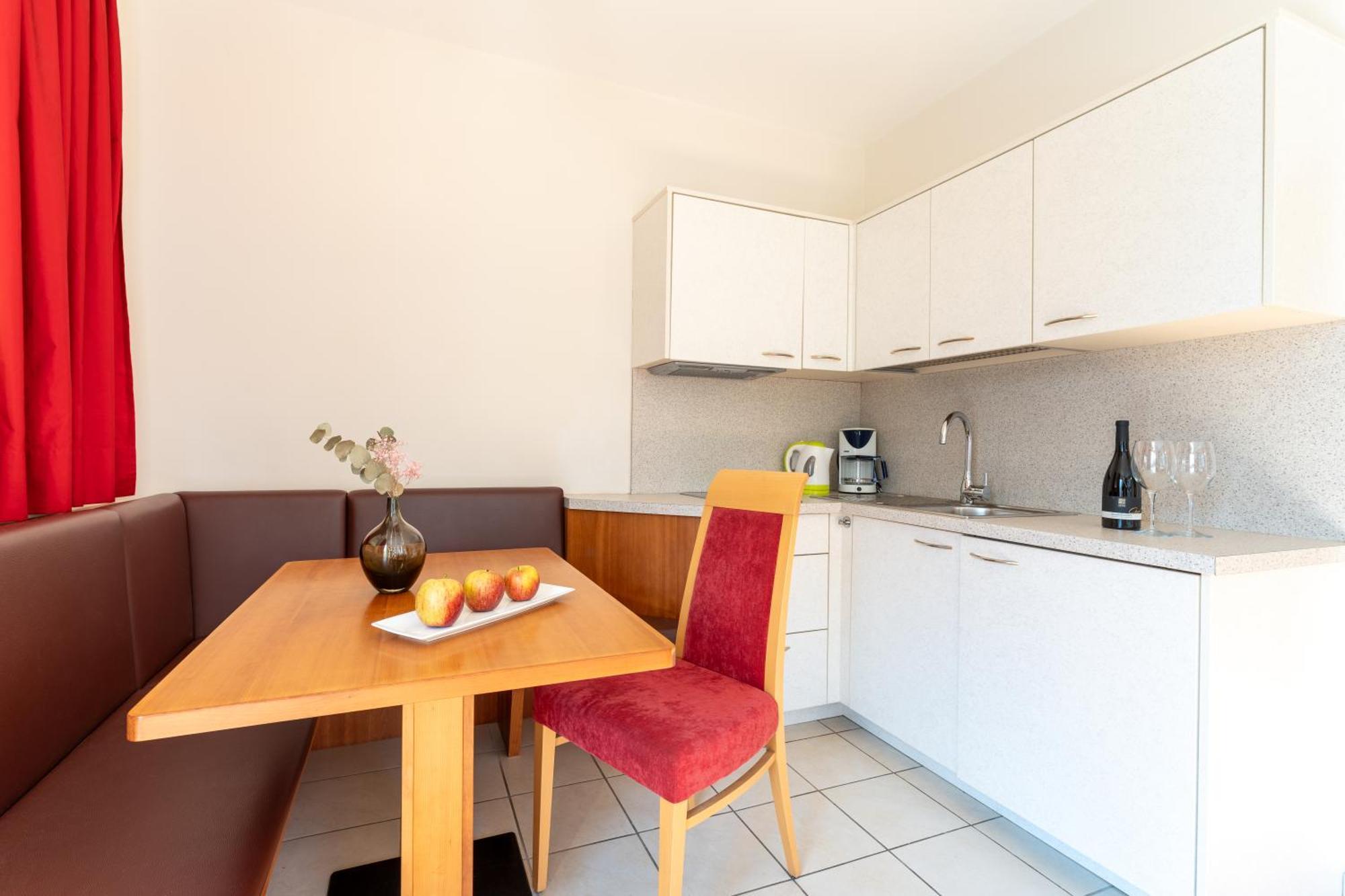 Feldhof Schenna Aparthotel Екстериор снимка