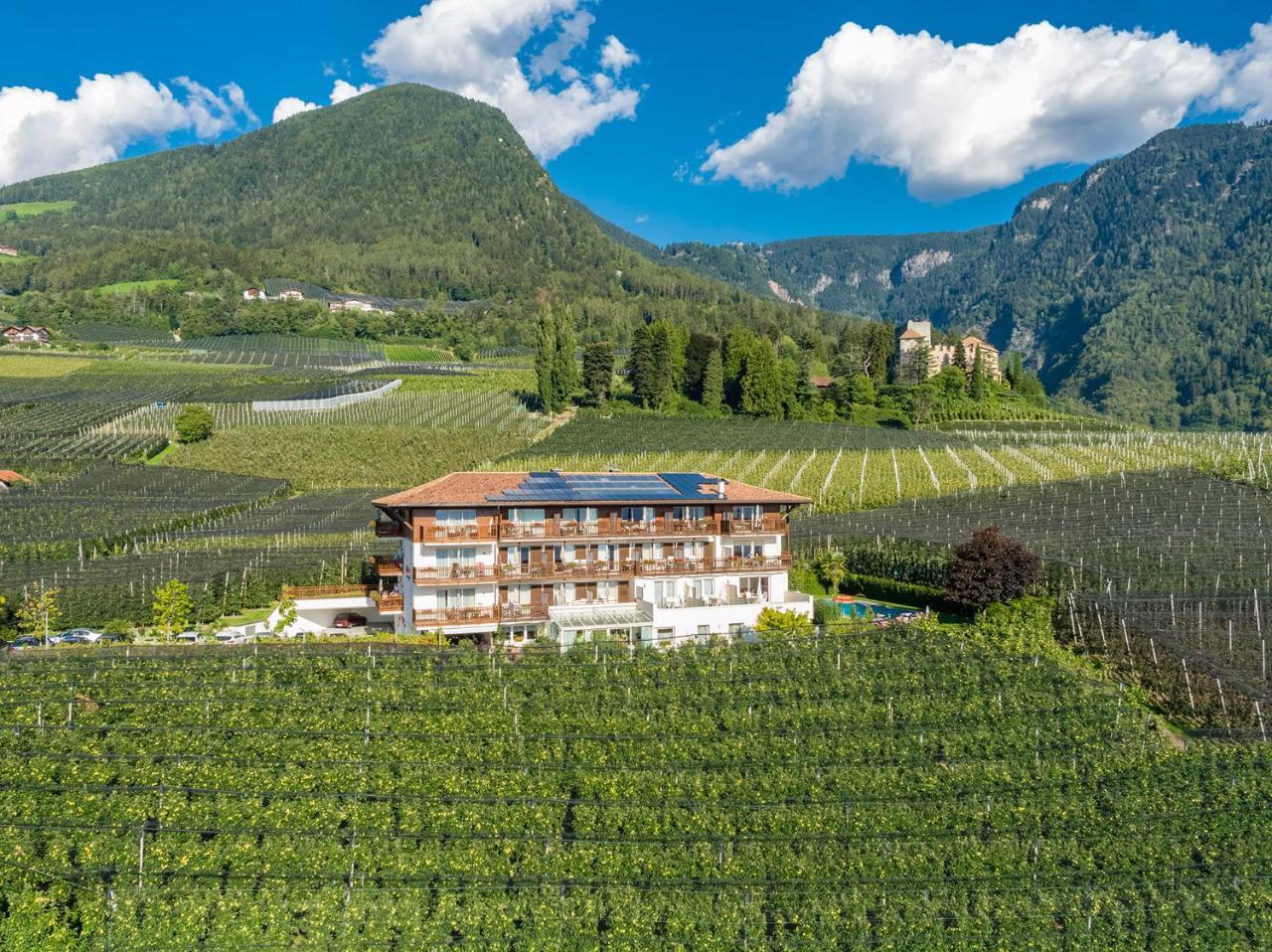Feldhof Schenna Aparthotel Екстериор снимка